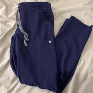 Figs Yola scrubs XS petite